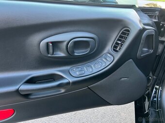 Chevrolet Corvette C5, targa, 5.7L, 1997, TOP stav - 11