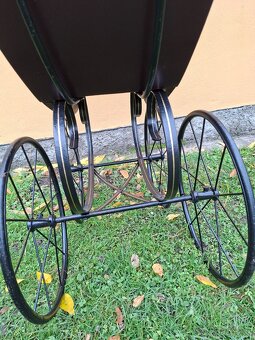 Starožitný kočárek pro panenky č. 637 - 11