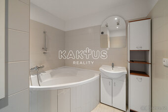 Pronájem částečně zařízeného bytu 3+kk (59 m2), ulice Vardas - 11
