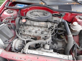 Renault 19 I  červená barva - 11