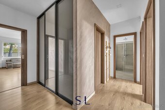 Moderní byt 3+kk s terasou, přímým vstupem na společnou zahr - 11