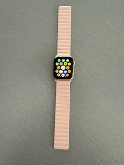Apple Watch Series 6 40mm Zlatý hliník s pískově růžovým spo - 11