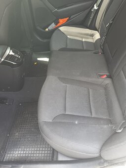 PRODÁM HYUNDAI i40 KOMBI 1,7CRDI 100 kW r.v. 2015. - 11