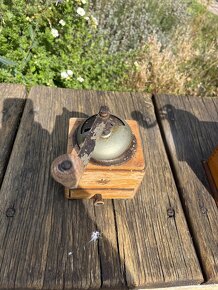 Mlýnky na kávu - 11