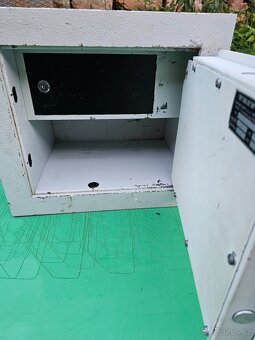 TREZOR NA ZAZDĚNÍ DO ZDI, PODLAHY - 11