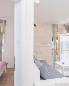 CHORVATSKO: Kamenný dům přímo u moře - 11