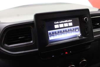 RENAULT MASTER   2020  2,3 d  85 tkm  havarovaný - 11