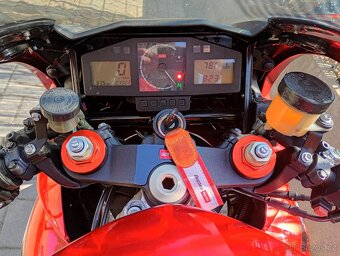 Aprilia - 11
