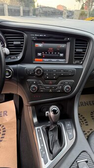 KIA OPTIMA 2.0i 110Kw FULL HYBRID - 11