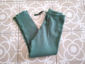 Set zelené legíny Zara + jahodový krémový svetr 104 - 11