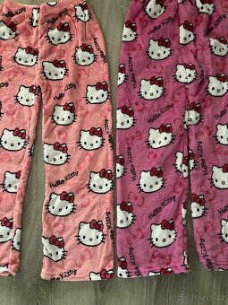 Tepláky hello kitty vel M nové - 11