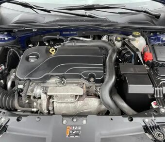 Opel Insignia Dynamic 1,5T 121kW Sport, kůže, panorama - 11
