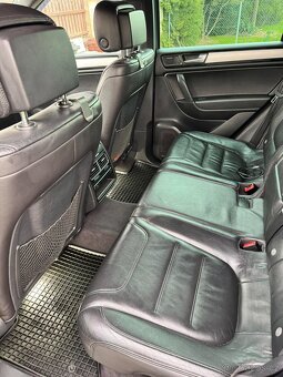VW TOUAREG 7P 3.0 TDI, 176kW CASA, TAŽNÉ, 2011 - PĚKNÝ STAV - 11