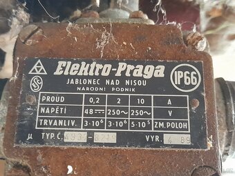 Česačka ovčích kožešin - 11