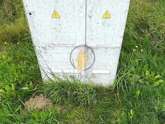 Prodej stavebního pozemku o výměře 800 m² s rozestavěnou sta - 11