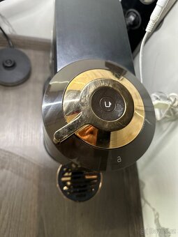 Kávovar Nespresso Vertuo Next s příslušenstvím - 11