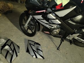 Honda CBR 125R - 11