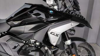 BMW R1300 GS - TRIPLE BLACK - Akrapovič - 11