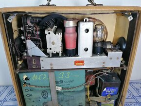 Staré přenosné, bateriové rádio - Markofon MB 452 - 11