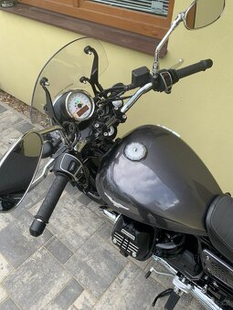 Moto Guzzi V9 Roamer - 11