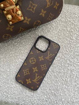 kryt na iPhone 16pro max Louis Vuitton - originál - 11