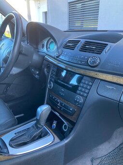 Mercedes-Benz E 270 CDI A Avantgarde, 130 kW - 11