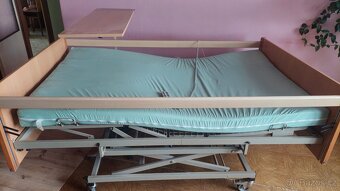 Postel zdravotní, polohovací, masiv - 11