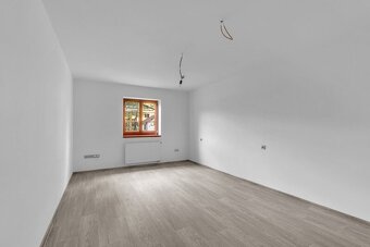 Prodej poloroubenky a rodinného domu - Suchovršice - Trutnov - 11