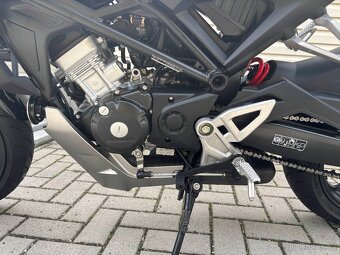 Honda CB 125 R - 11