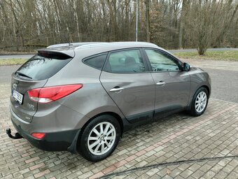 Hyundai ix35 2,0 CRDi 4×4 automat - 11