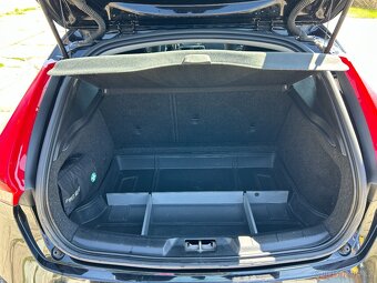 Volvo V40 D3, nafta 2,0, 110 kW r.v. 2016, manuál - 11