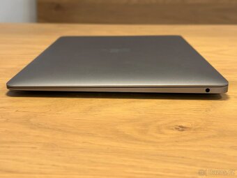 Apple MacBook Air M1 (2020) - 11