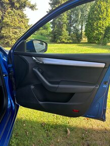 Škoda Octavia 3 1.6 tdi, kombi, málo najeto - 11