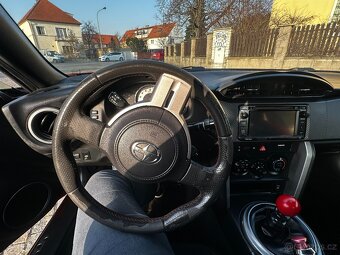 SCION FRS FR-S 2015, stejné jako BRZ a GT86, pěkné auto - 11