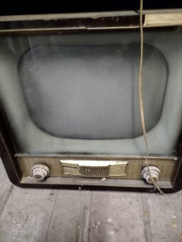 Retro elektro televize radia vysavače - 11