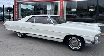 1965 Pontiac Grand Prix - 11