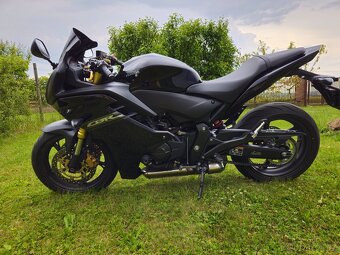 Honda CBR 600F - 11