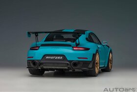 AutoArt - Porsche 911 GT2 RS Weissach (Miami Blue), 1:18 - 11