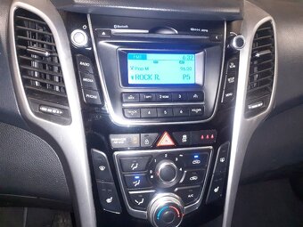 Hyundai i30, 1.4benzin, 74kW, r.v.2015 - 11