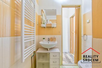 Pronájem bytu v os. vlast. o velikosti 1+kk/21 m2 + zasklená - 11