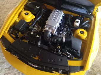 Prodám Ford Mustang GT cabrio - 1:18 -AutoArt,limitovaný - 11