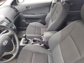 HYUNDAI i30, 1.4i, 2009,2.majitel,koupeno v ČR - 11