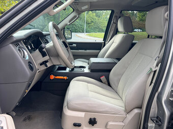 Ford Expedition XLT 5.4 V8, 67 000 km, 1.majitel, 7 míst - 11