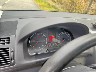 Volkswagen Touran, 1.9 TDi 77kW, 7 míst - 11