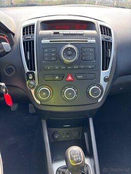 Kia Ceed - 11