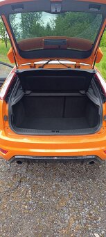 Ford Focus ST - 11