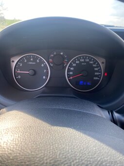 Hyundai i20 1.2i+LPG 63kw koupeno v ČR rv.2013 - 11