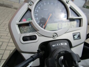 Honda CB 600F Hornet - 11