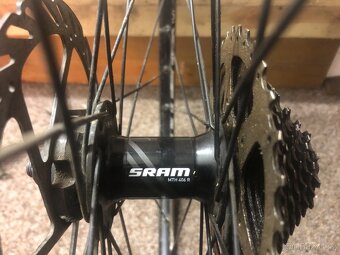 Brzdové páky a třmeny SHIMANO + zadni kol - 11