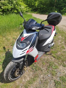 Aprilia sr 125motard - 11